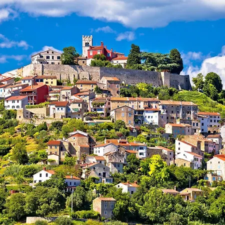 Luxury Cypress Hill - Happy * Motovun